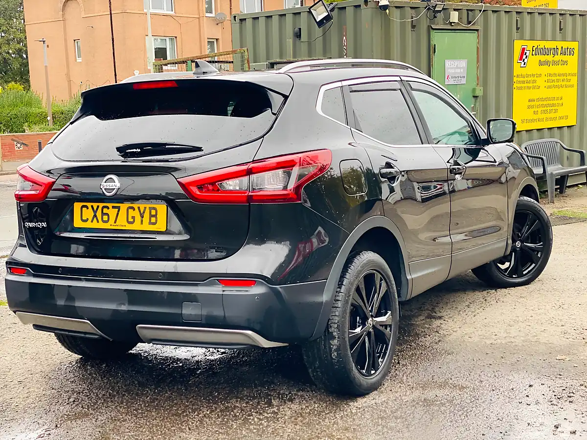 Used 2017 Nissan Qashqai N-Connecta Black - Interior and Exterior details 7