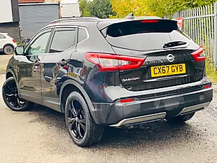 Used 2017 Nissan Qashqai N-Connecta Black - Interior and Exterior details 9