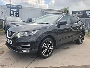 Used 2017 Nissan Qashqai N-Connecta Black - Interior and Exterior details 3
