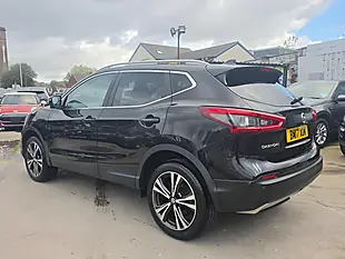 Used 2017 Nissan Qashqai N-Connecta Black - Interior and Exterior details 5