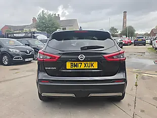 Used 2017 Nissan Qashqai N-Connecta Black - Interior and Exterior details 6