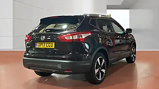 Used 2017 Nissan Qashqai N-Connecta Black - Interior and Exterior details 4