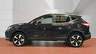 Used 2017 Nissan Qashqai N-Connecta Black - Interior and Exterior details 6