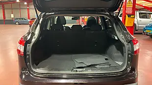 Used 2017 Nissan Qashqai N-Connecta Black - Interior and Exterior details 7