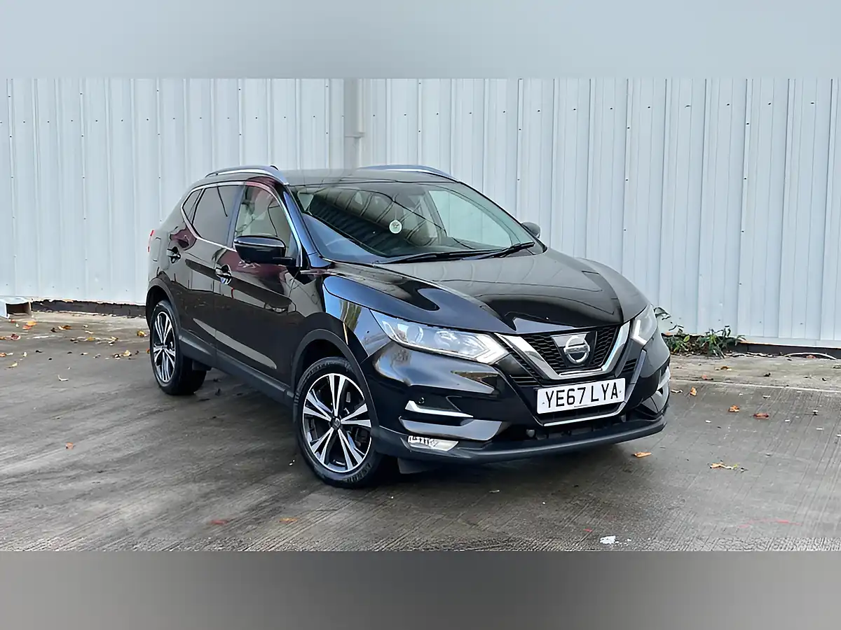 Used 2017 Nissan Qashqai N-Connecta Black - Interior and Exterior details 2