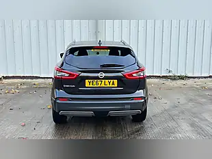 Used 2017 Nissan Qashqai N-Connecta Black - Interior and Exterior details 7