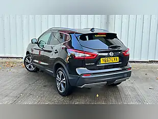 Used 2017 Nissan Qashqai N-Connecta Black - Interior and Exterior details 8