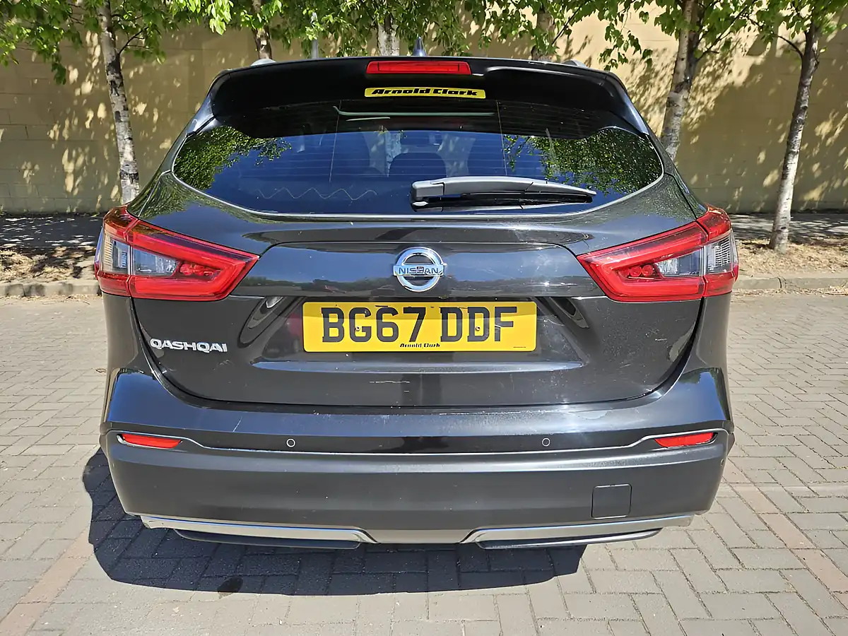 Used 2017 Nissan Qashqai N-Connecta Black - Interior and Exterior details 10