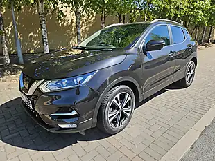 Used 2017 Nissan Qashqai N-Connecta Black - Interior and Exterior details 15