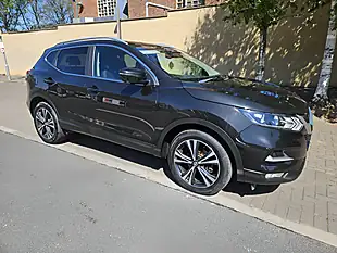 Used 2017 Nissan Qashqai N-Connecta Black - Interior and Exterior details 16
