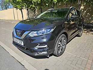 Used 2017 Nissan Qashqai N-Connecta Black - Interior and Exterior details 17