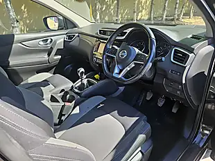 Used 2017 Nissan Qashqai N-Connecta Black - Interior and Exterior details 3