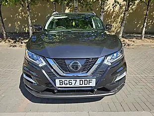 Used 2017 Nissan Qashqai N-Connecta Black - Interior and Exterior details 9