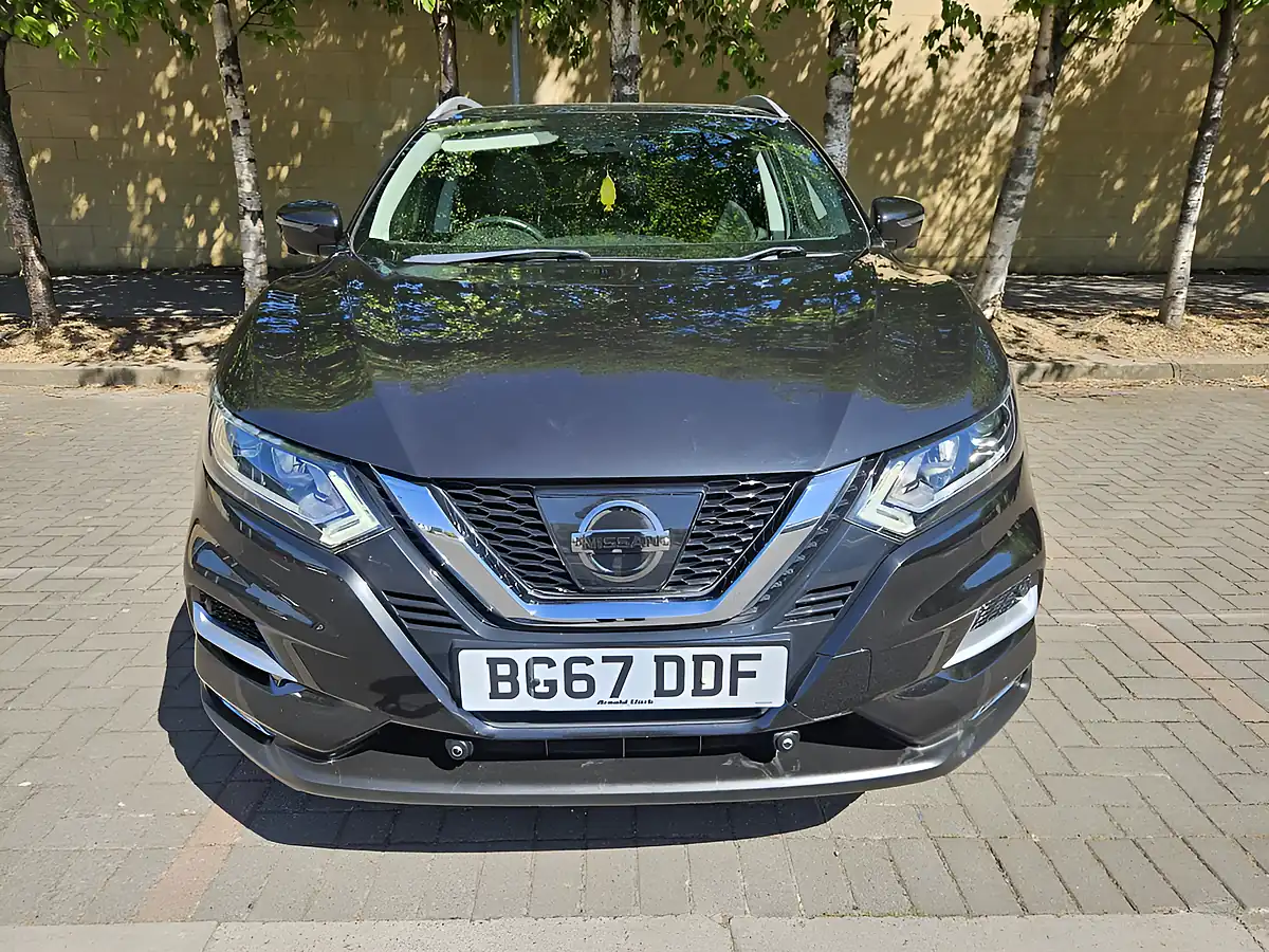 Used 2017 Nissan Qashqai N-Connecta Black - Interior and Exterior details 9