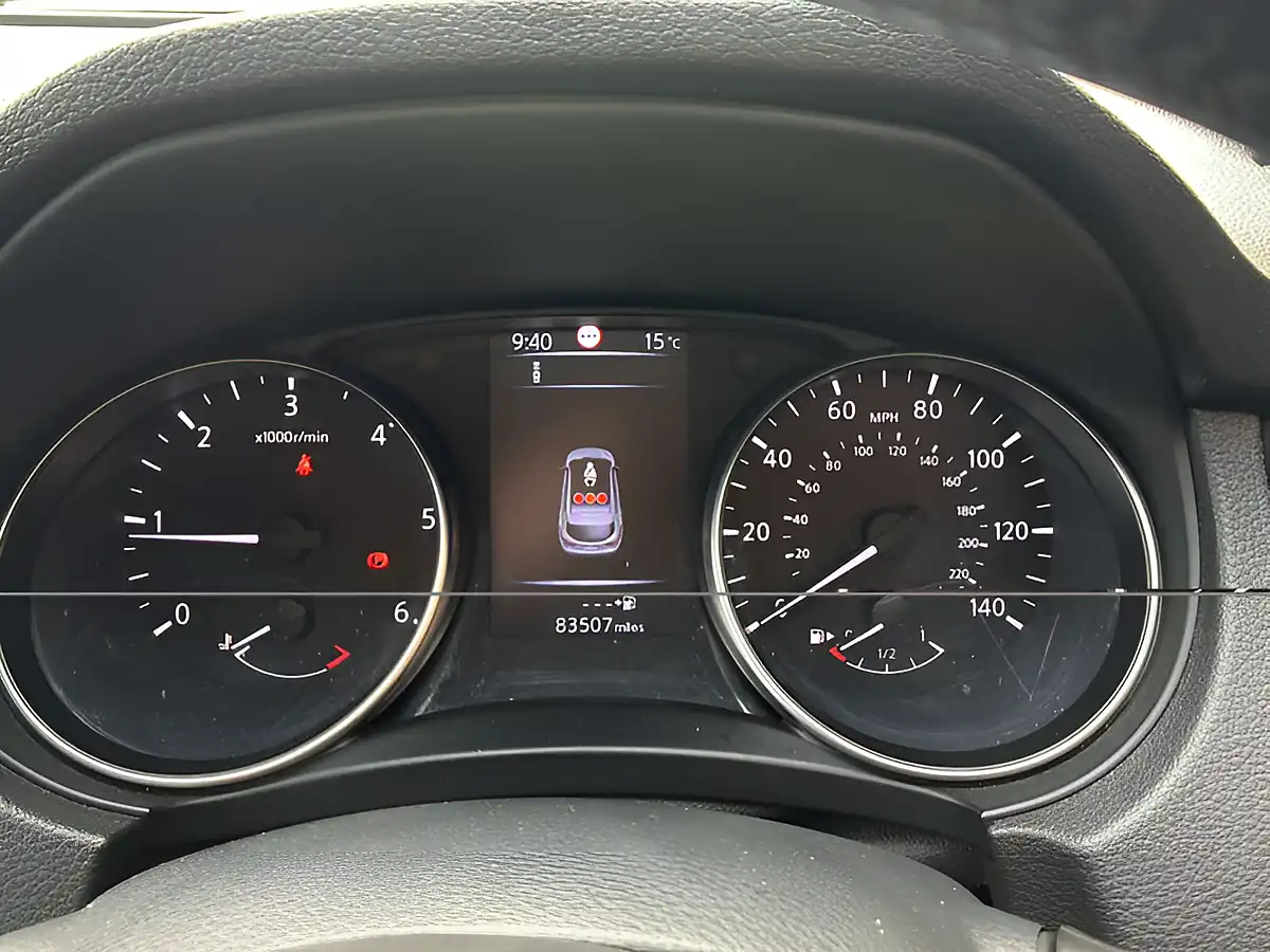 Used 2017 Nissan Qashqai N-Connecta Blade Silver - Interior and Exterior details 10