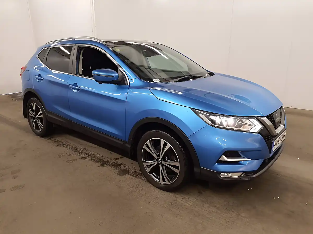 Used 2017 Nissan Qashqai N-Connecta Blue - Front View