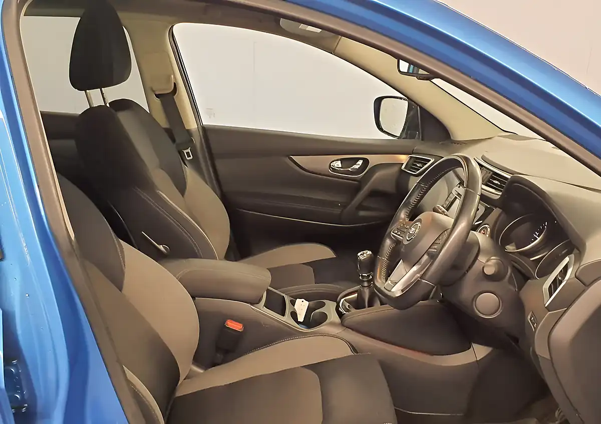 Used 2017 Nissan Qashqai N-Connecta Blue - Interior and Exterior details 2