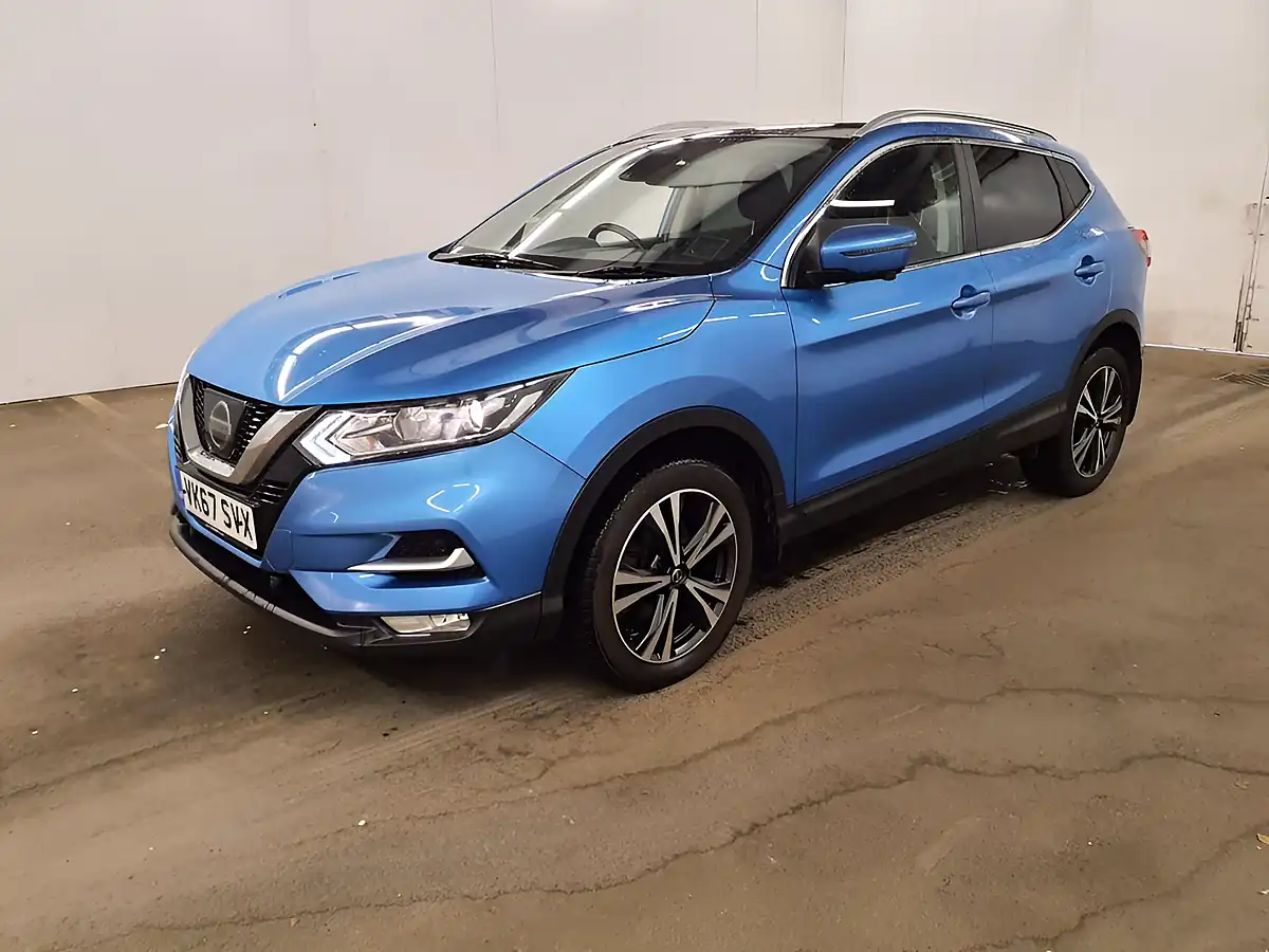 Used 2017 Nissan Qashqai N-Connecta Blue - Interior and Exterior details 4