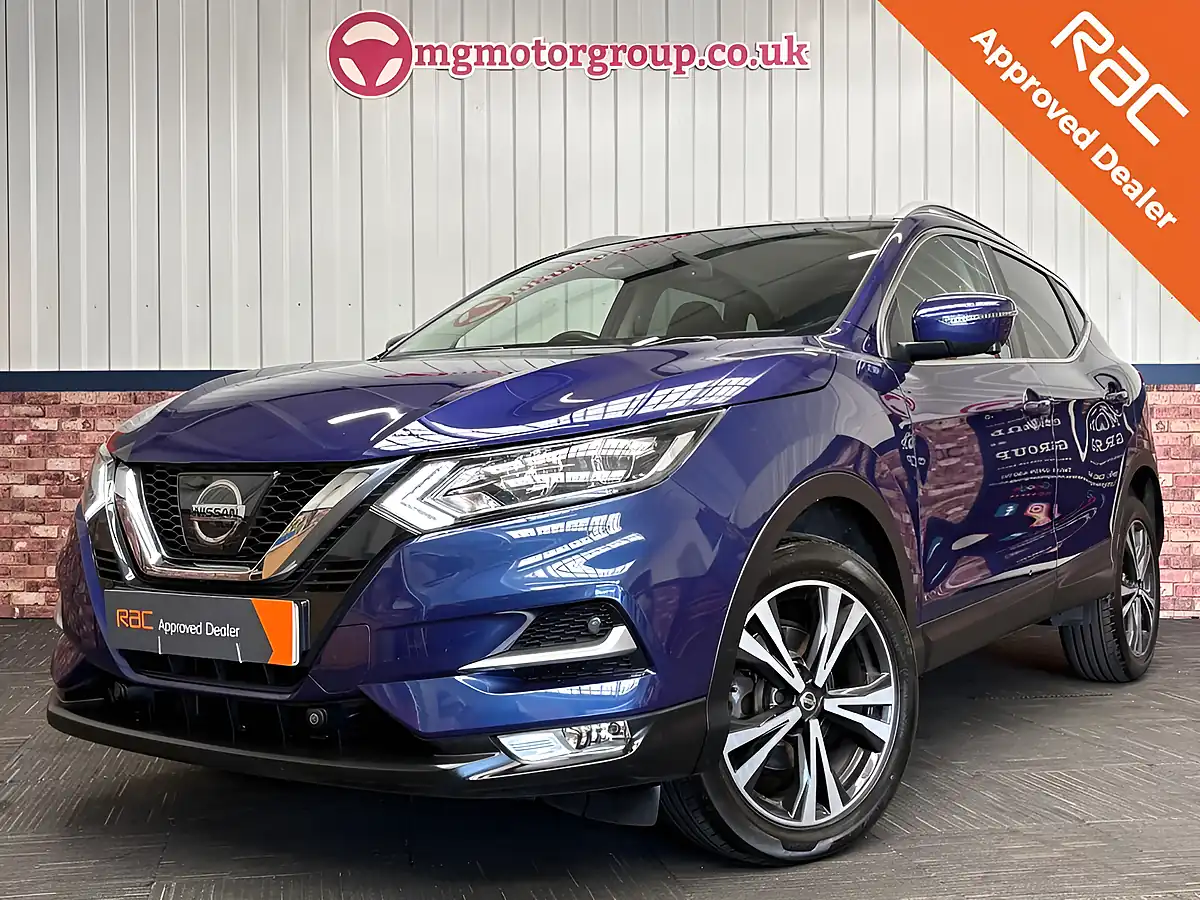 Used 2017 Nissan Qashqai N-Connecta Blue - Front View