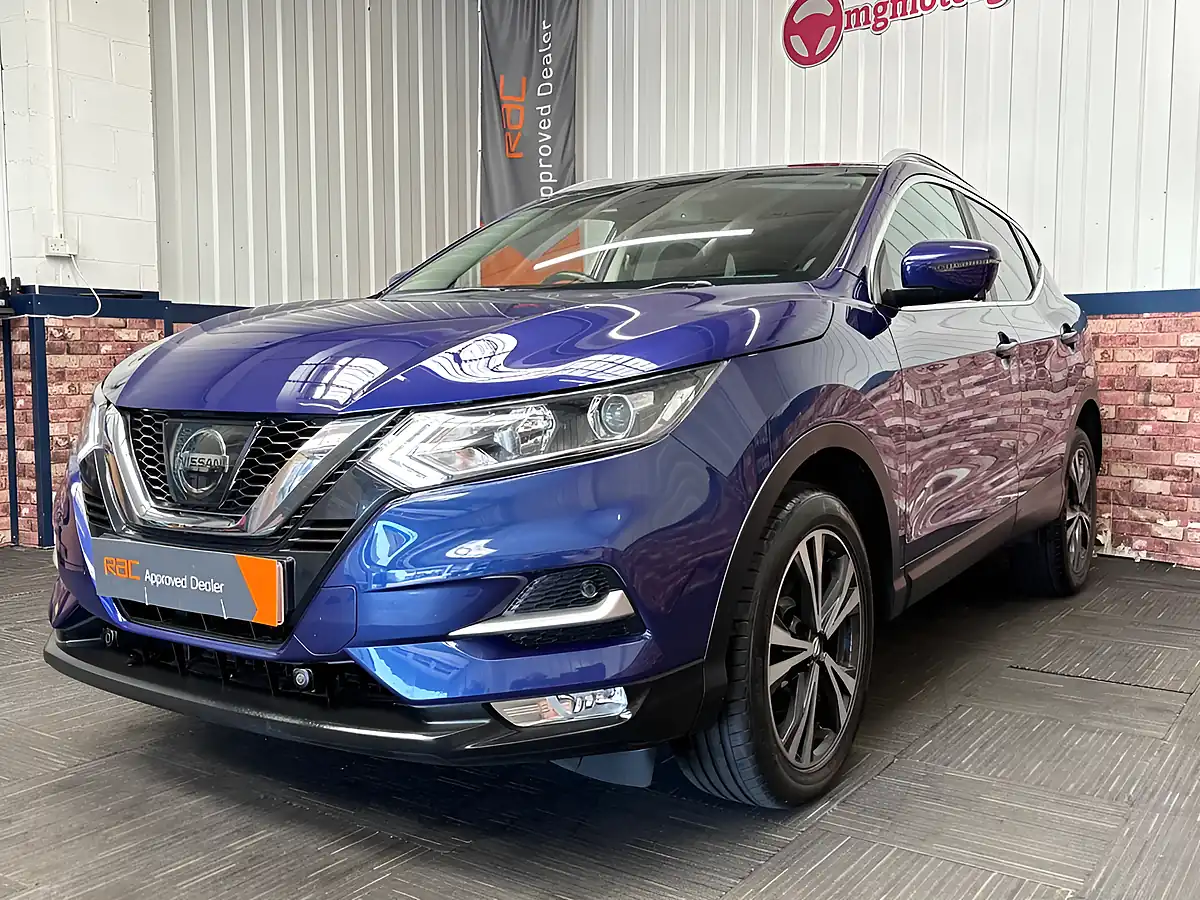 Used 2017 Nissan Qashqai N-Connecta Blue - Interior and Exterior details 10