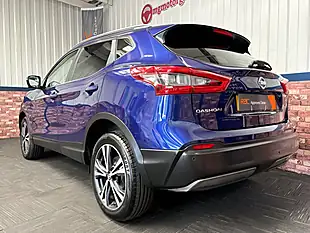 Used 2017 Nissan Qashqai N-Connecta Blue - Interior and Exterior details 12