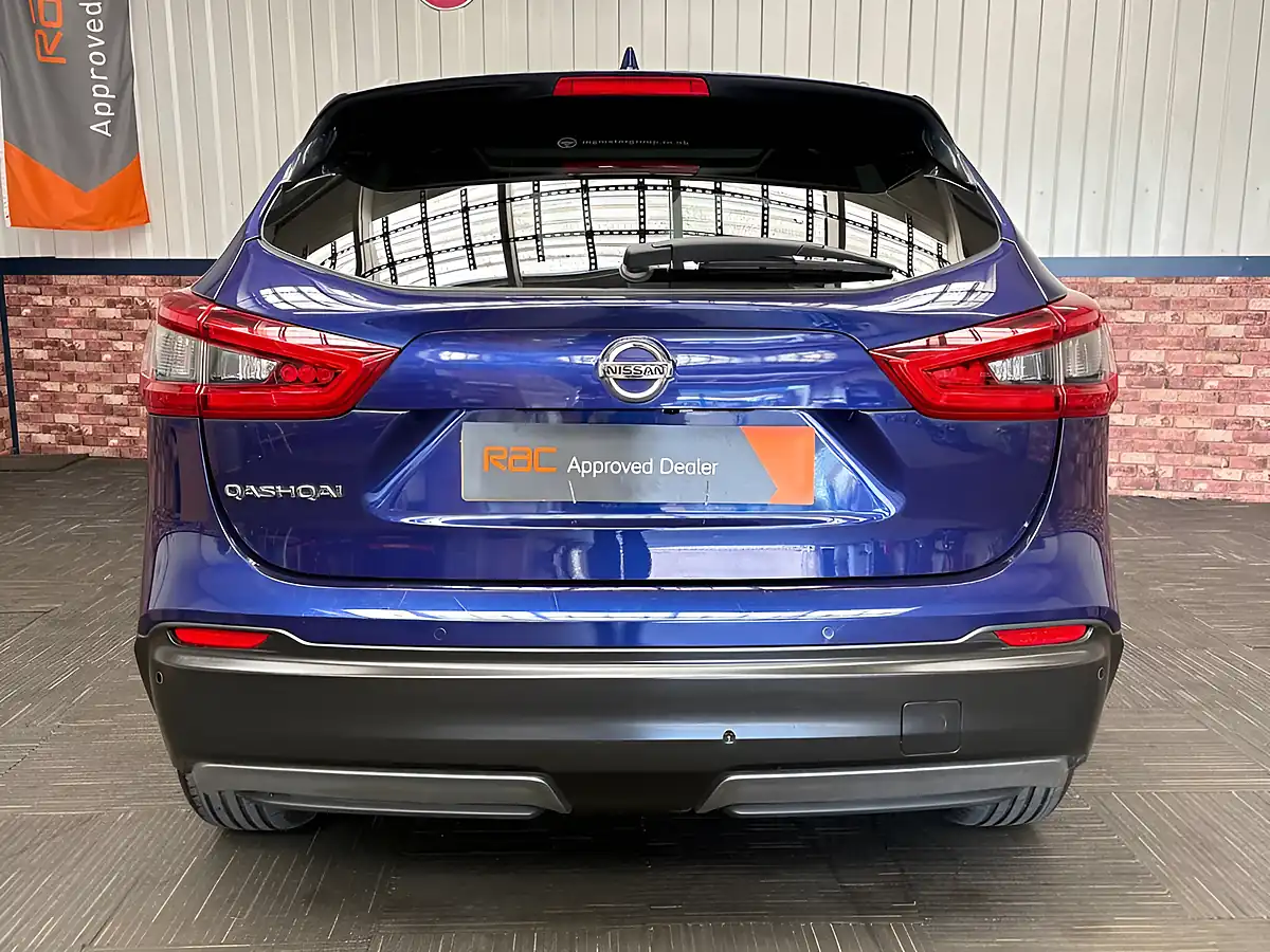 Used 2017 Nissan Qashqai N-Connecta Blue - Interior and Exterior details 14