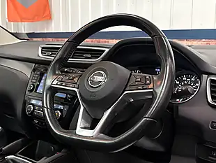Used 2017 Nissan Qashqai N-Connecta Blue - Interior and Exterior details 17