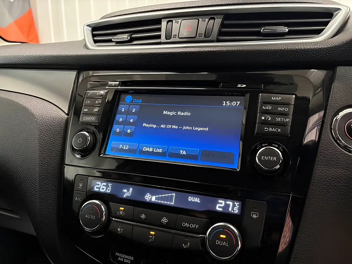 Used 2017 Nissan Qashqai N-Connecta Blue - Interior and Exterior details 18