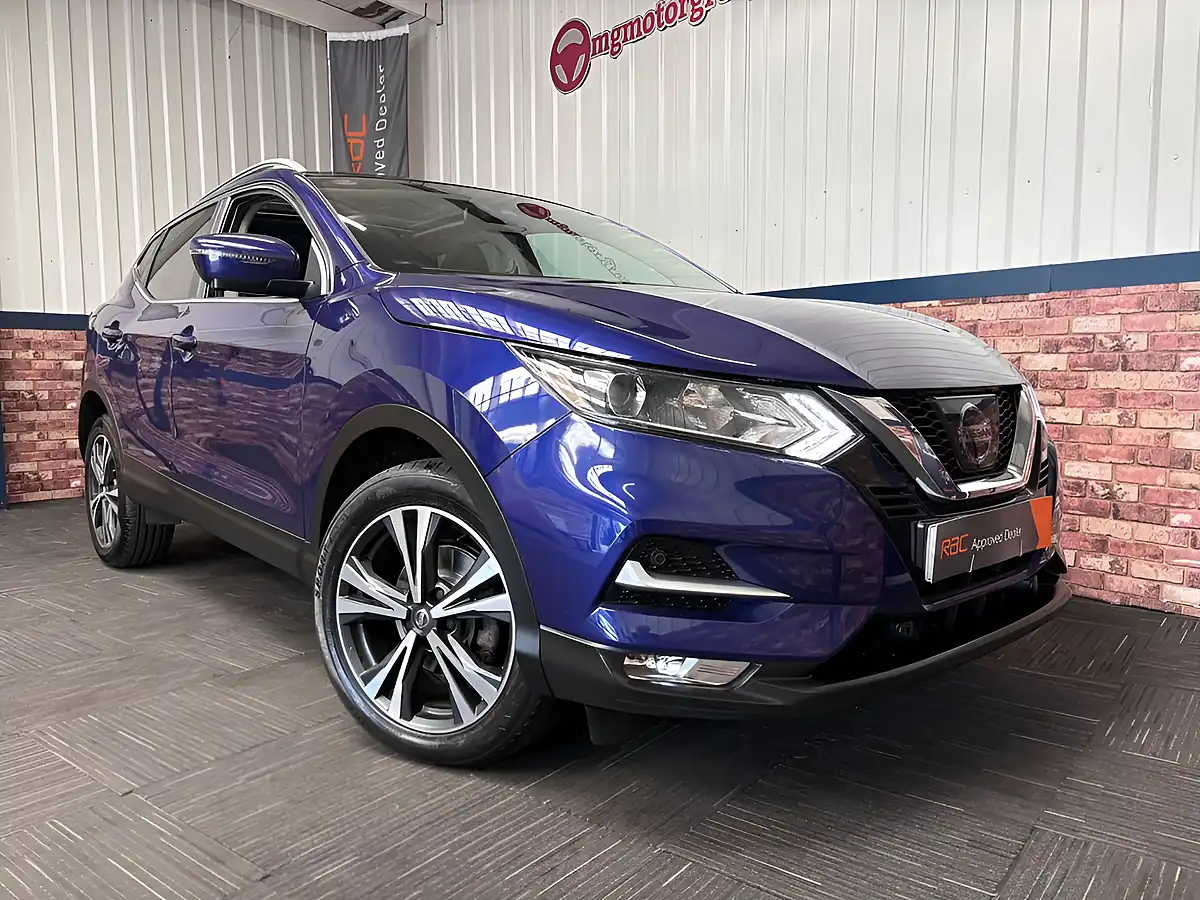 Used 2017 Nissan Qashqai N-Connecta Blue - Interior and Exterior details 3