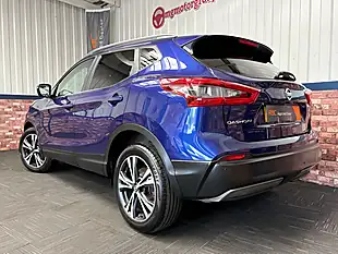 Used 2017 Nissan Qashqai N-Connecta Blue - Interior and Exterior details 4