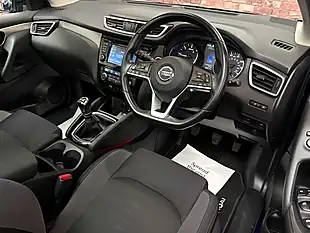 Used 2017 Nissan Qashqai N-Connecta Blue - Interior and Exterior details 6