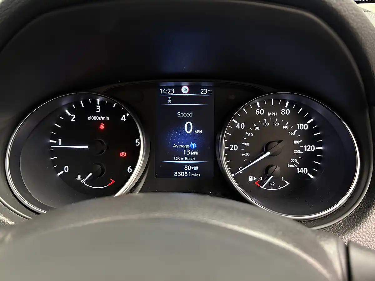Used 2017 Nissan Qashqai N-Connecta Blue - Interior and Exterior details 7