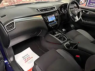 Used 2017 Nissan Qashqai N-Connecta Blue - Interior and Exterior details 8
