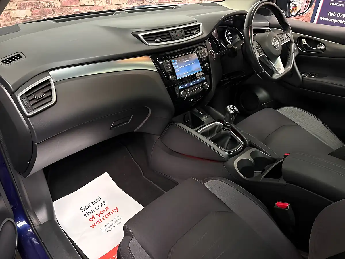 Used 2017 Nissan Qashqai N-Connecta Blue - Interior and Exterior details 8