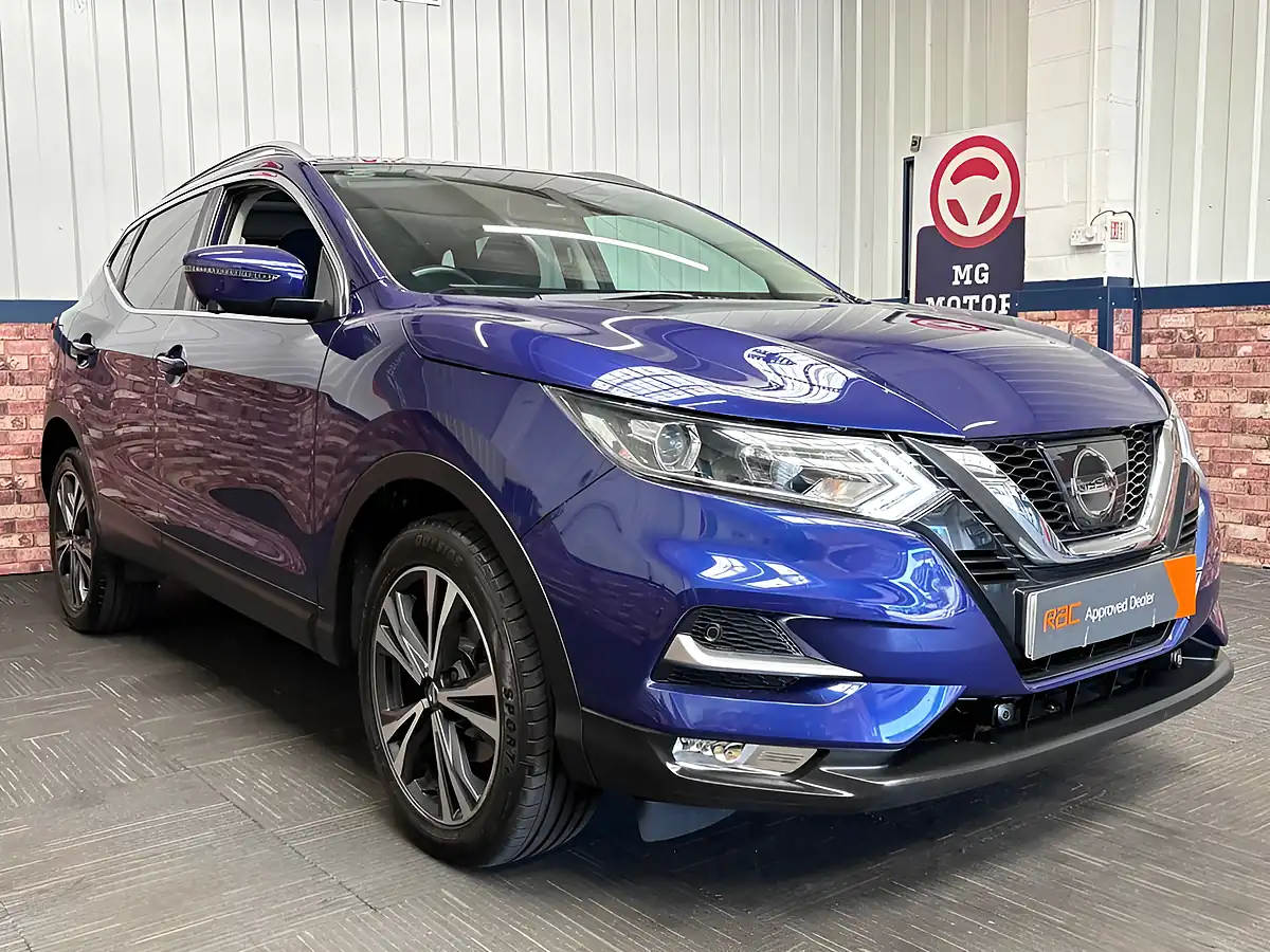 Used 2017 Nissan Qashqai N-Connecta Blue - Interior and Exterior details 9