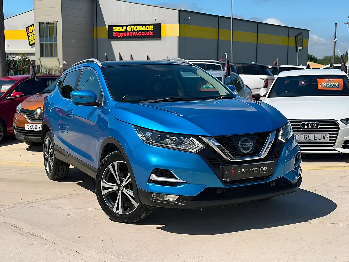 Used 2017 Nissan Qashqai N-Connecta Blue - Front View
