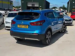 Used 2017 Nissan Qashqai N-Connecta Blue - Interior and Exterior details 12