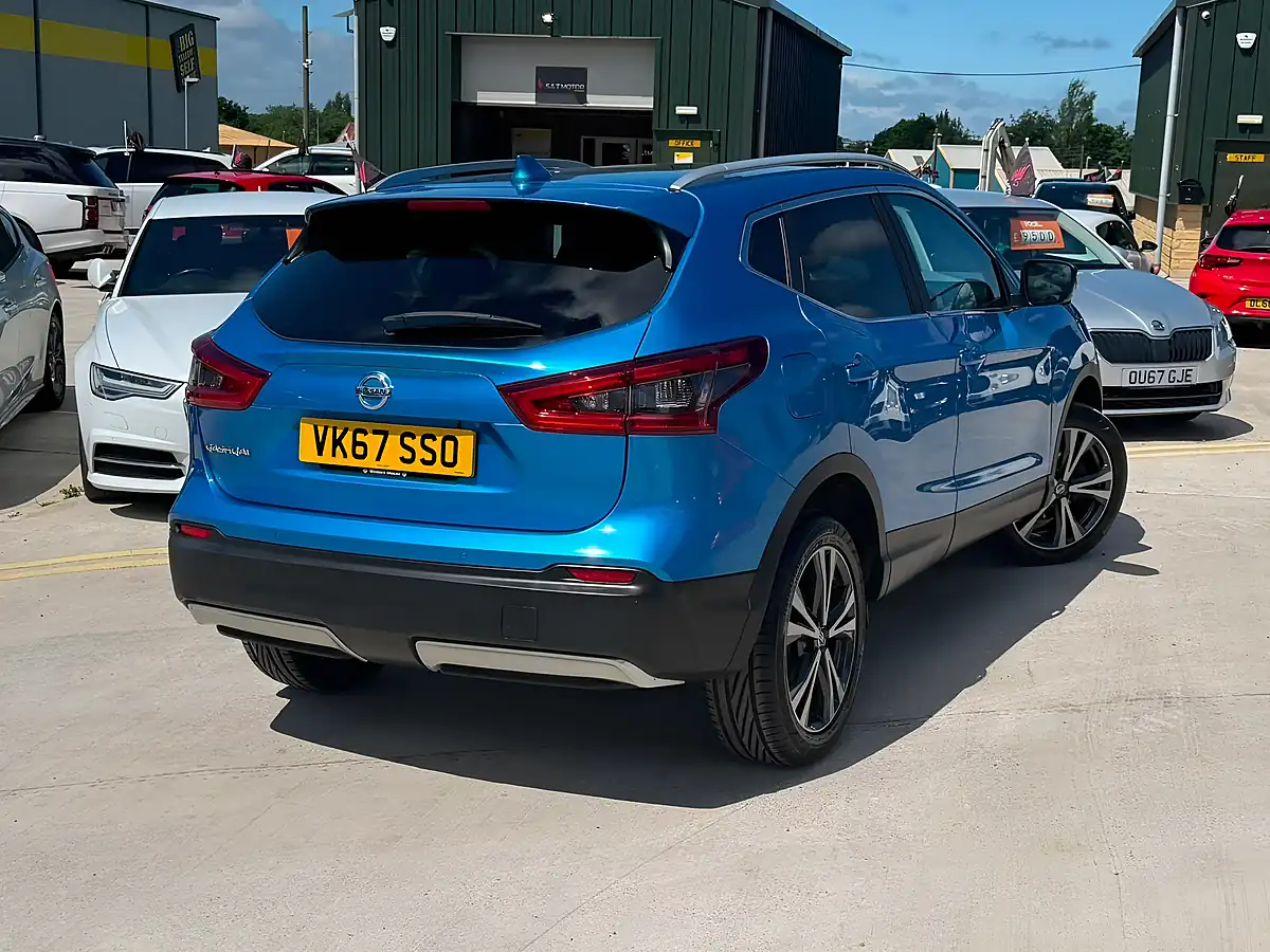Used 2017 Nissan Qashqai N-Connecta Blue - Interior and Exterior details 12