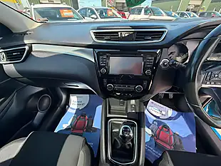 Used 2017 Nissan Qashqai N-Connecta Blue - Interior and Exterior details 13