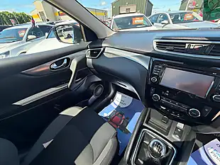 Used 2017 Nissan Qashqai N-Connecta Blue - Interior and Exterior details 15