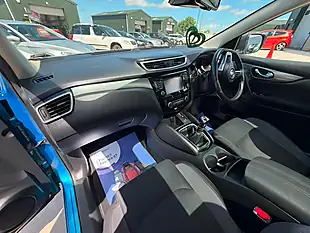 Used 2017 Nissan Qashqai N-Connecta Blue - Interior and Exterior details 16