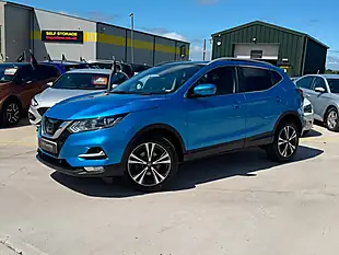 Used 2017 Nissan Qashqai N-Connecta Blue - Interior and Exterior details 4