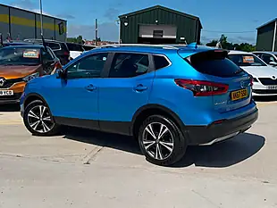 Used 2017 Nissan Qashqai N-Connecta Blue - Interior and Exterior details 5