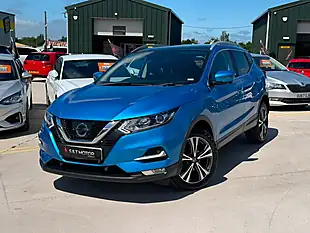 Used 2017 Nissan Qashqai N-Connecta Blue - Interior and Exterior details 6