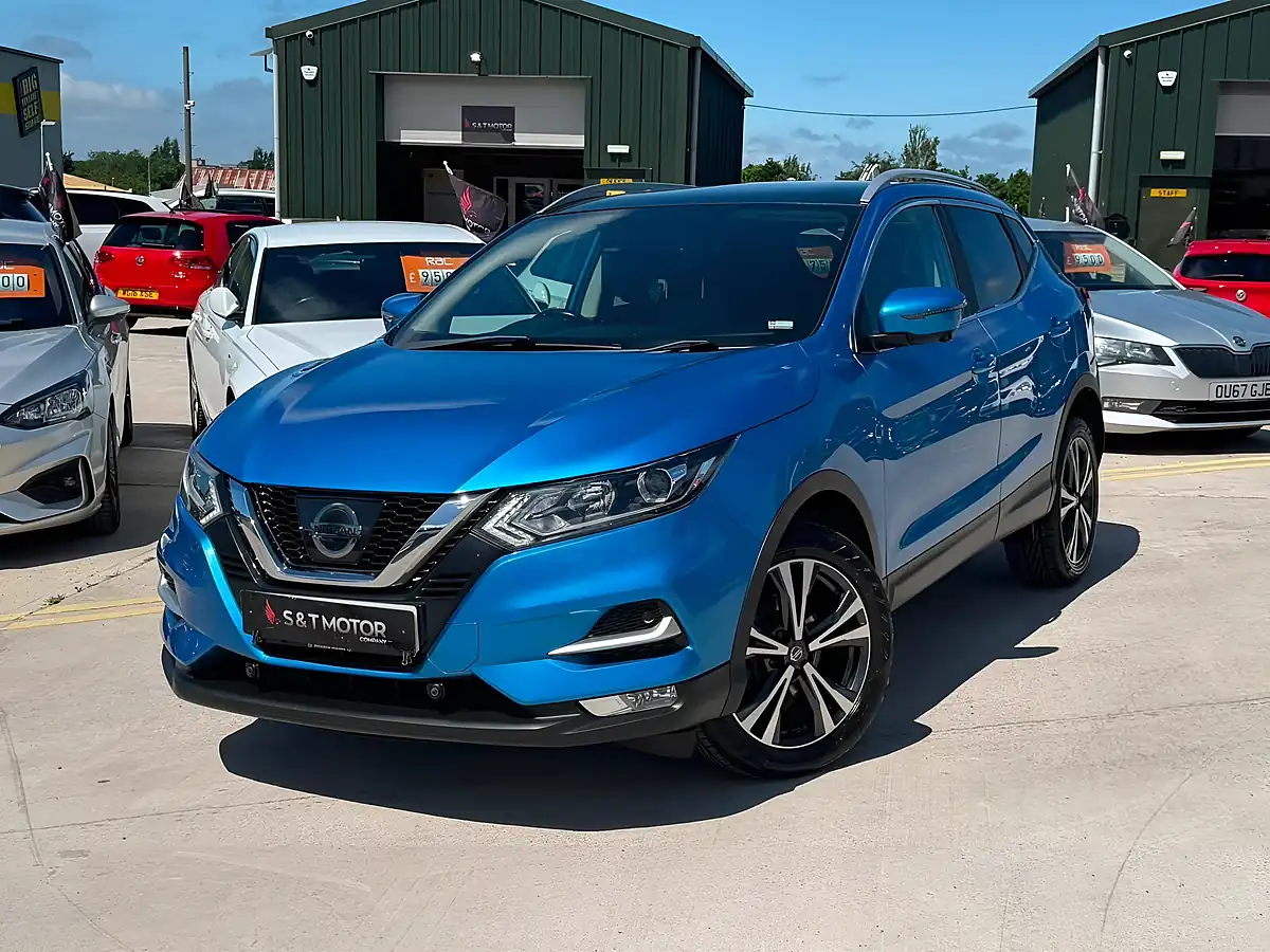 Used 2017 Nissan Qashqai N-Connecta Blue - Interior and Exterior details 6