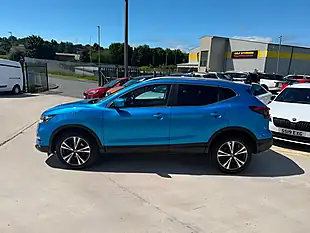 Used 2017 Nissan Qashqai N-Connecta Blue - Interior and Exterior details 8