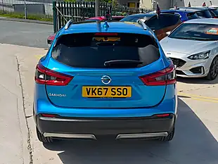 Used 2017 Nissan Qashqai N-Connecta Blue - Interior and Exterior details 9