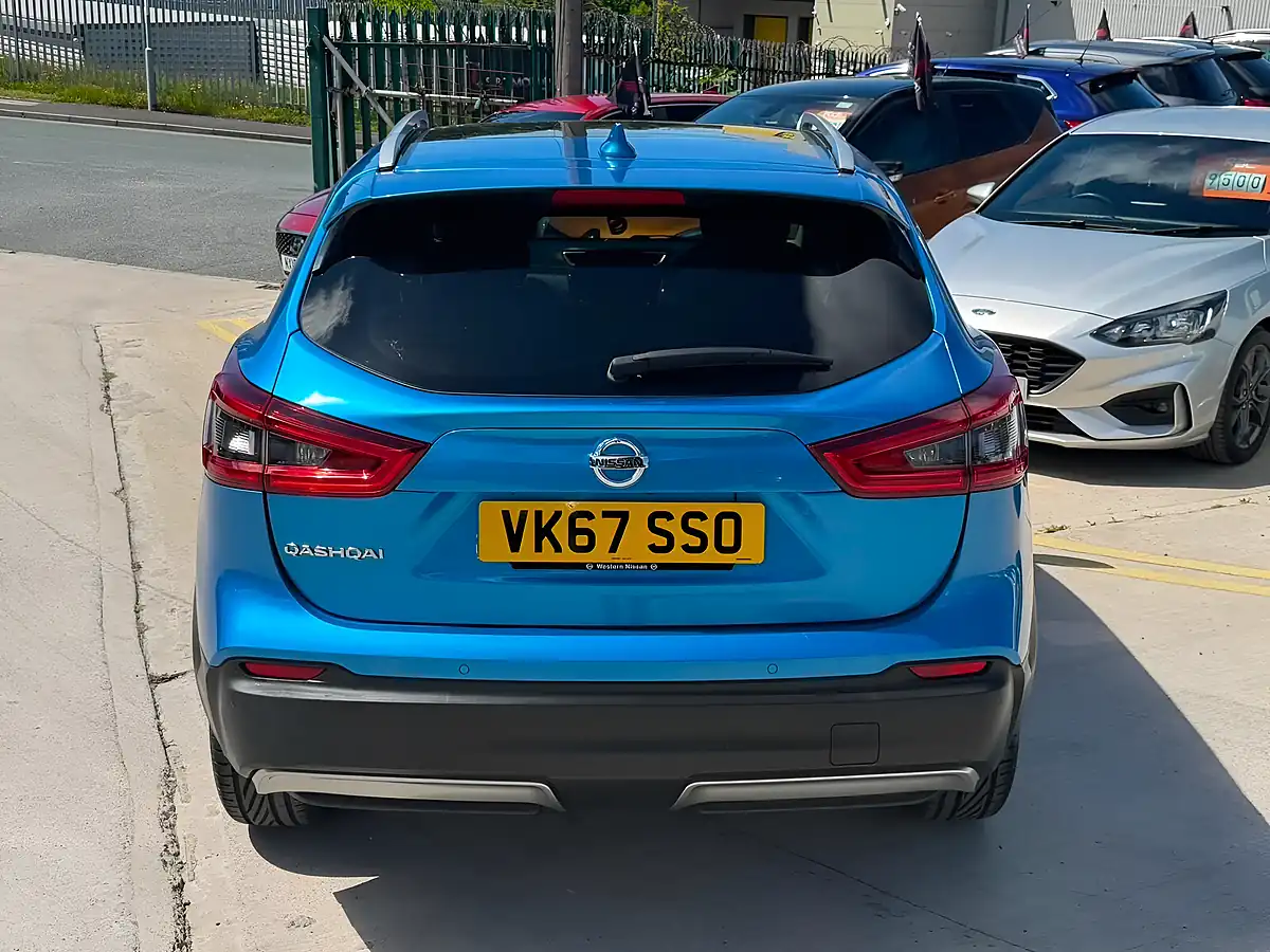 Used 2017 Nissan Qashqai N-Connecta Blue - Interior and Exterior details 9