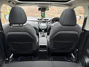 Used 2017 Nissan Qashqai N-Connecta Blue - Interior and Exterior details 10