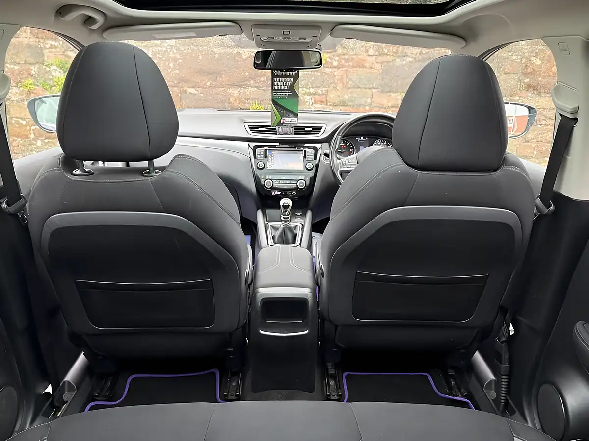 Used 2017 Nissan Qashqai N-Connecta Blue - Interior and Exterior details 10